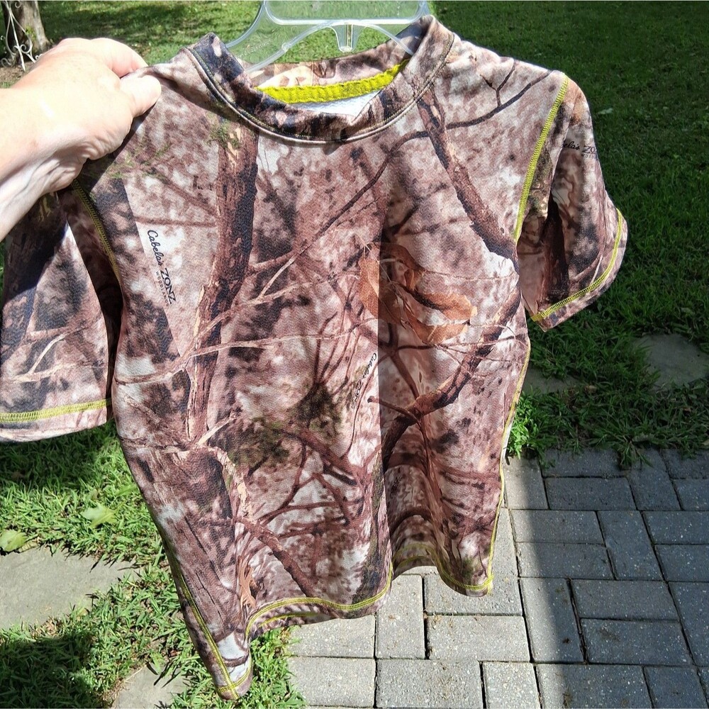 396 Cabela's Zonz Woodlands Camouflage Camo Short Sleeve T-Shirt Youth Medium